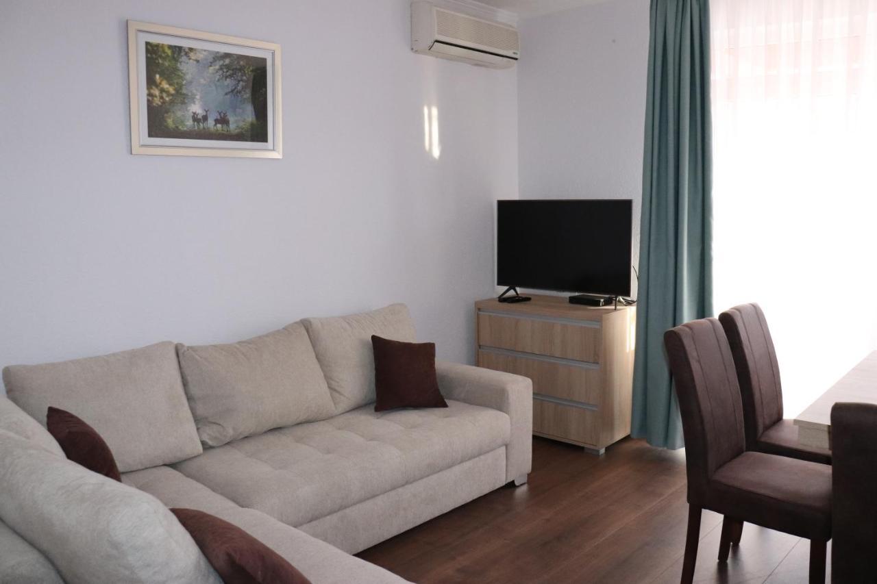 Liget Apartmanhaz Кехидакустани Экстерьер фото
