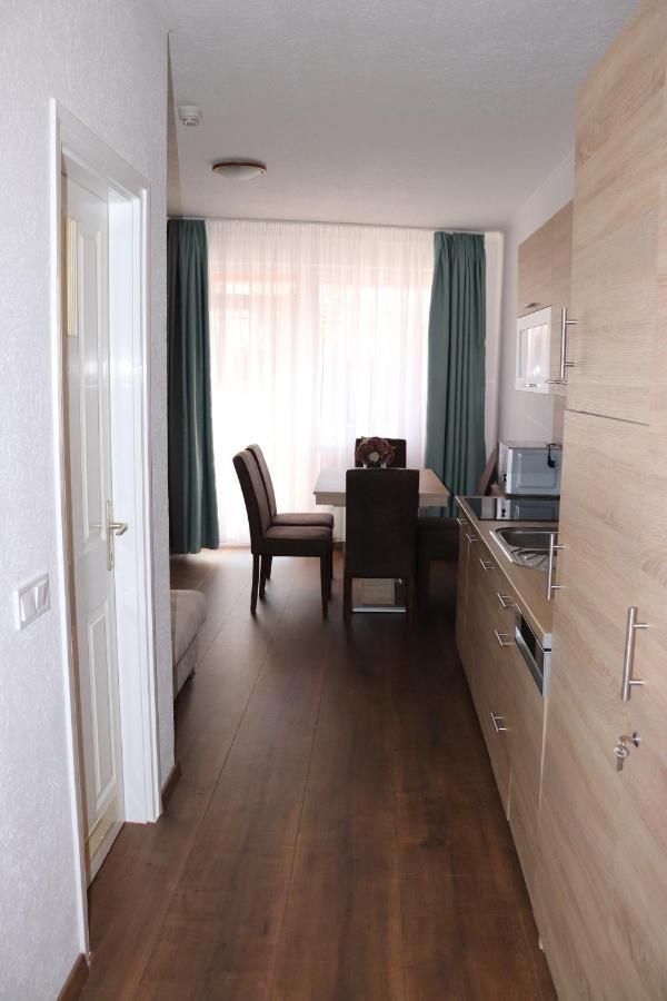 Liget Apartmanhaz Кехидакустани Экстерьер фото
