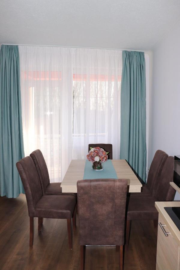 Liget Apartmanhaz Кехидакустани Экстерьер фото