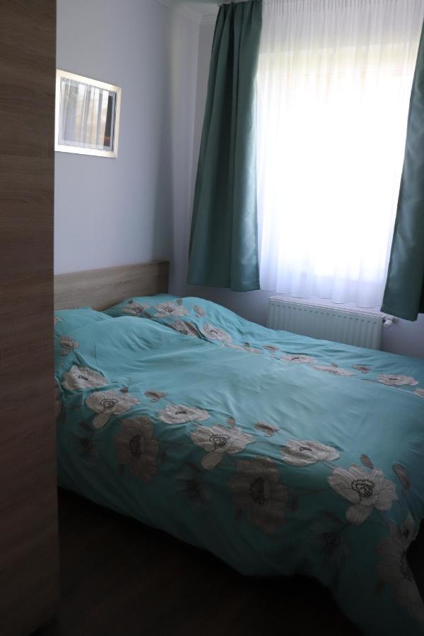 Liget Apartmanhaz Кехидакустани Экстерьер фото