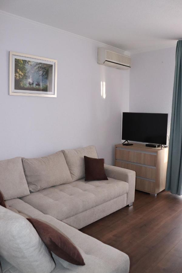 Liget Apartmanhaz Кехидакустани Экстерьер фото