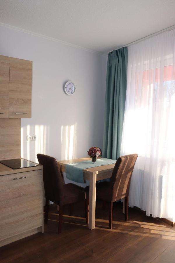 Liget Apartmanhaz Кехидакустани Экстерьер фото