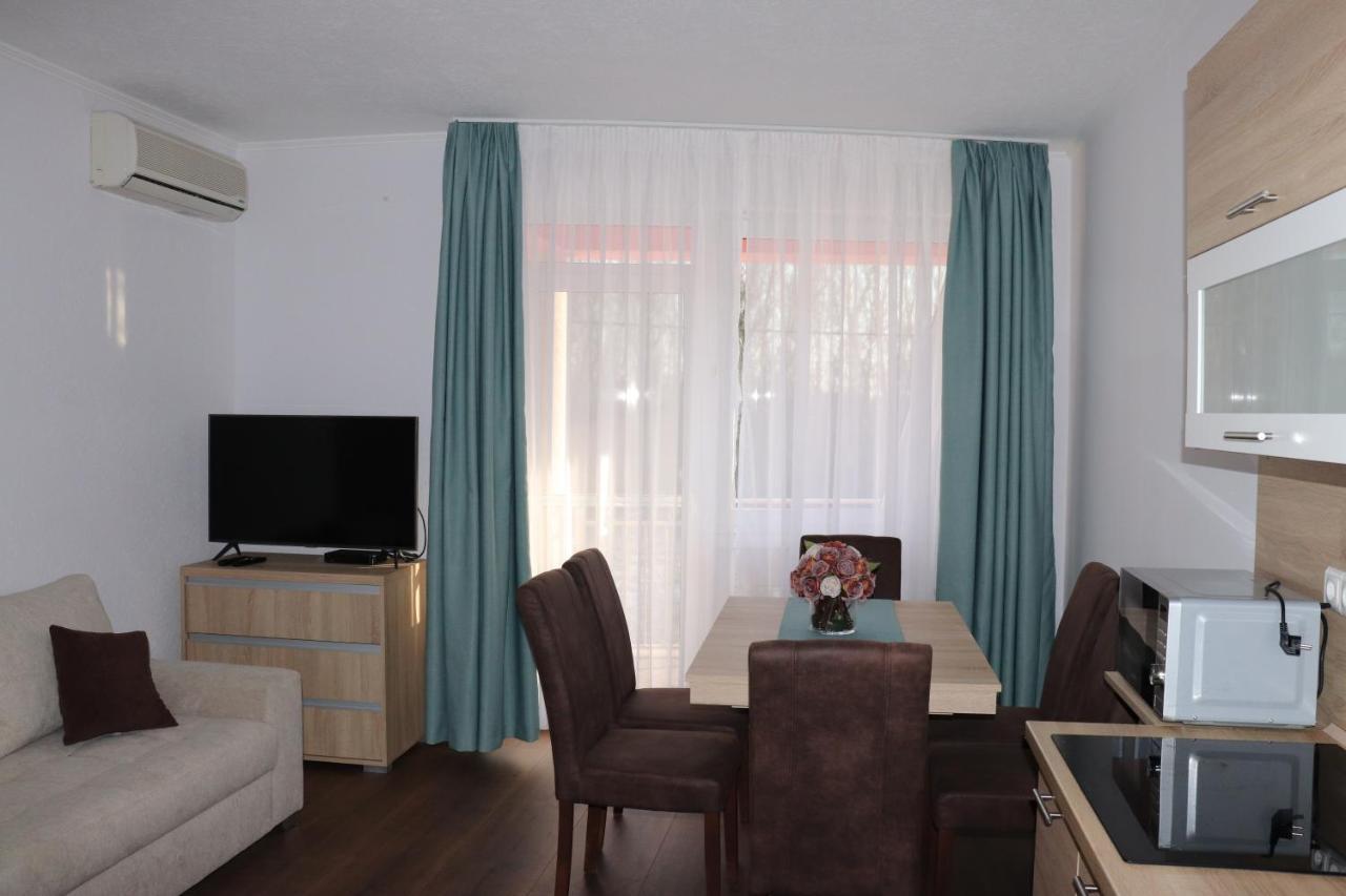Liget Apartmanhaz Кехидакустани Экстерьер фото