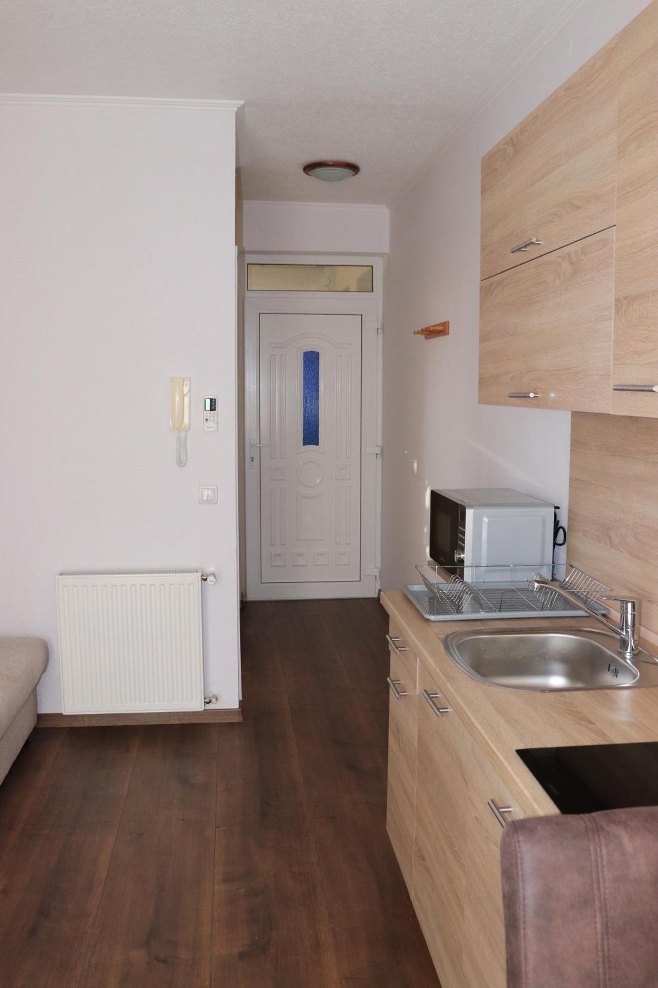 Liget Apartmanhaz Кехидакустани Экстерьер фото