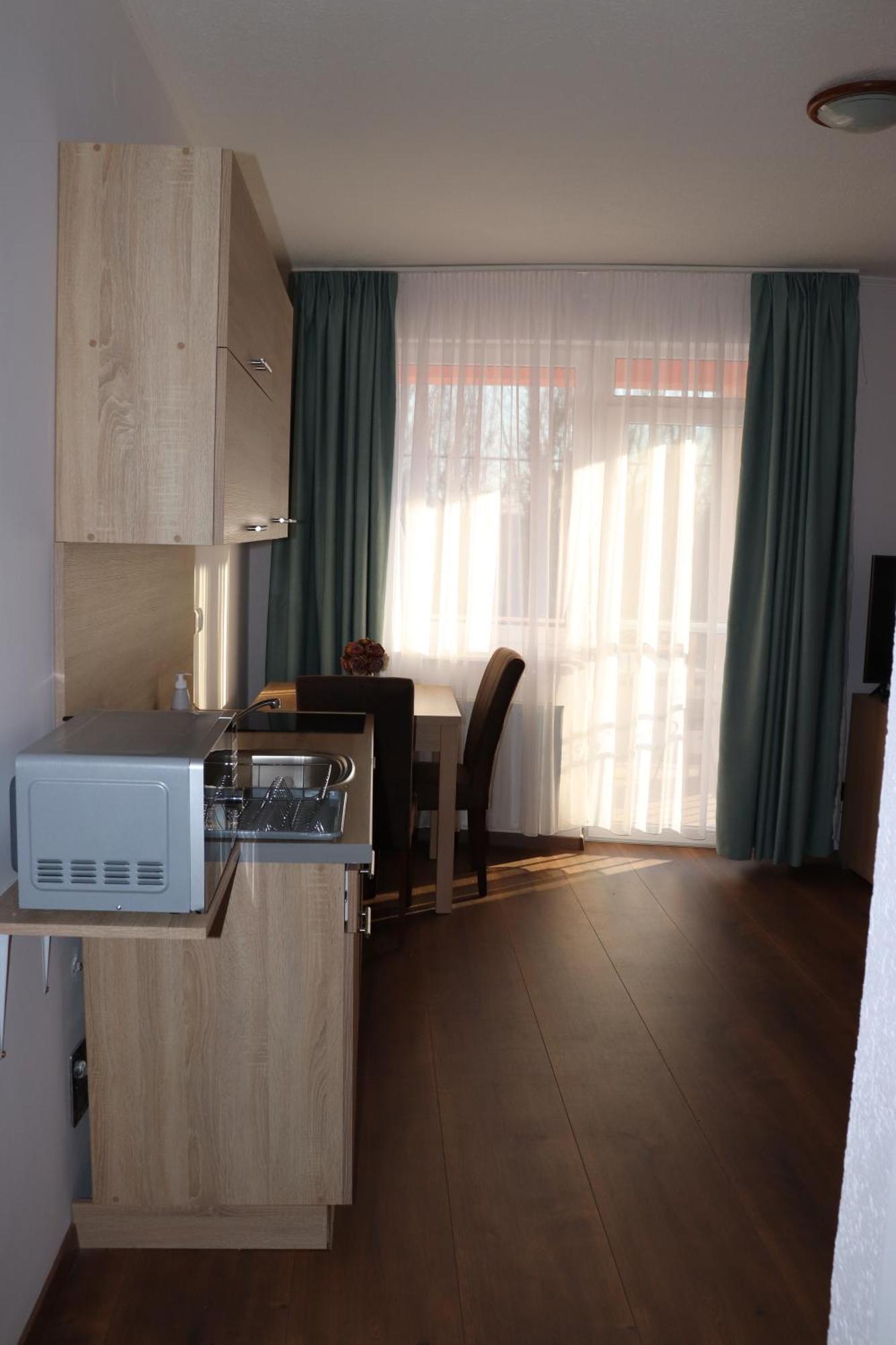 Liget Apartmanhaz Кехидакустани Экстерьер фото